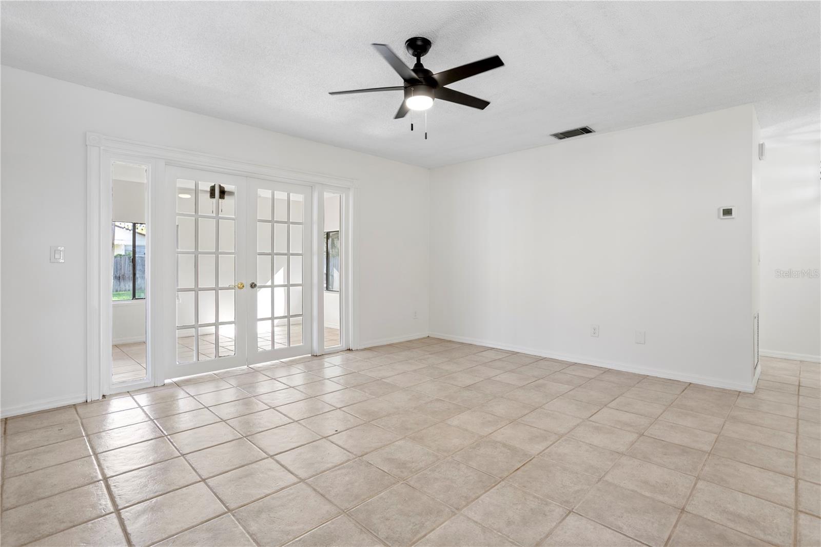 Image 5 of 29 For 847 Carlson Drive