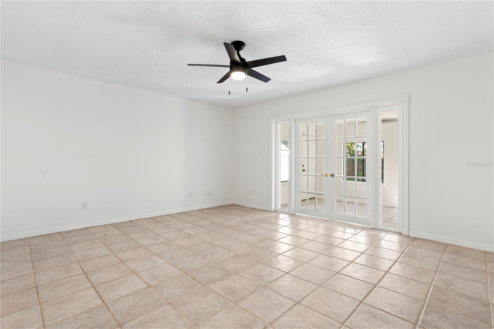 Image 6 of 29 For 847 Carlson Drive