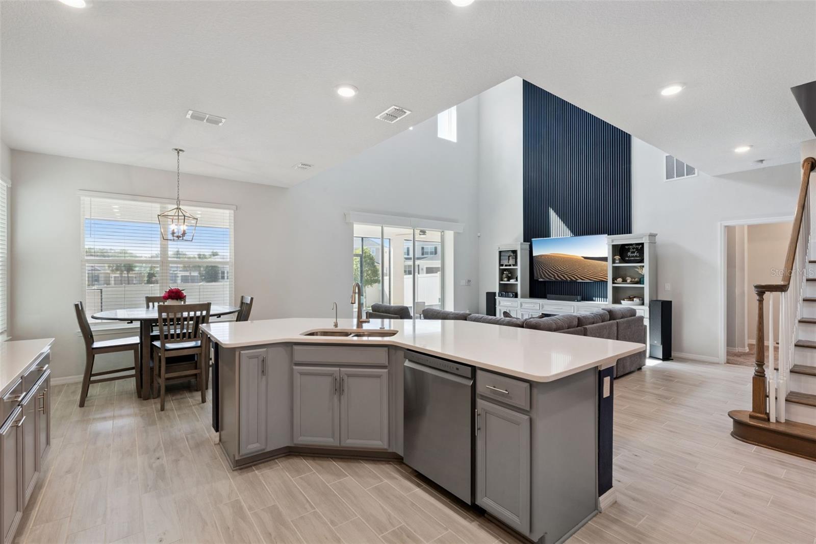 Image 13 of 55 For 2736 Plume Road