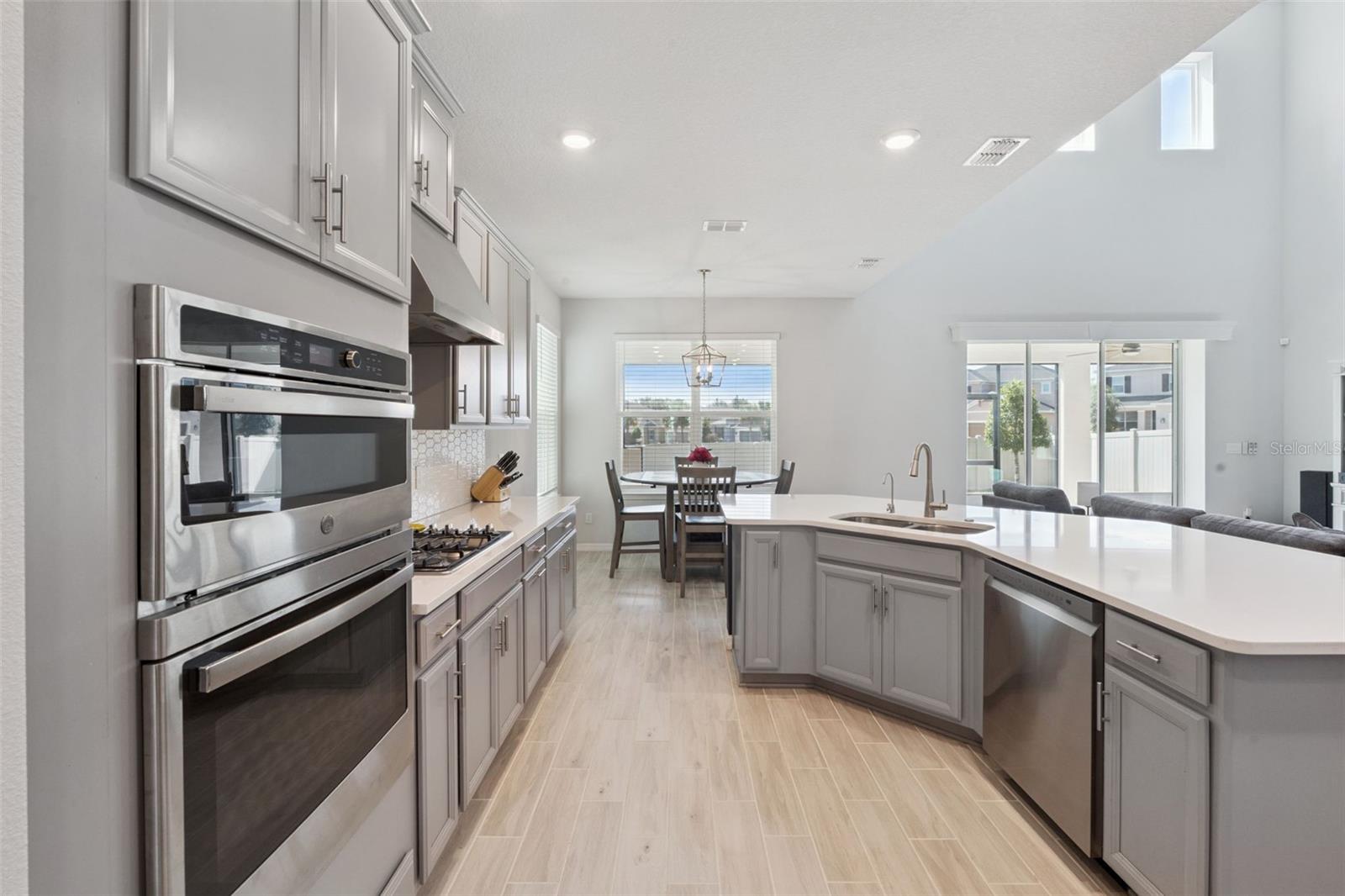 Image 17 of 55 For 2736 Plume Road