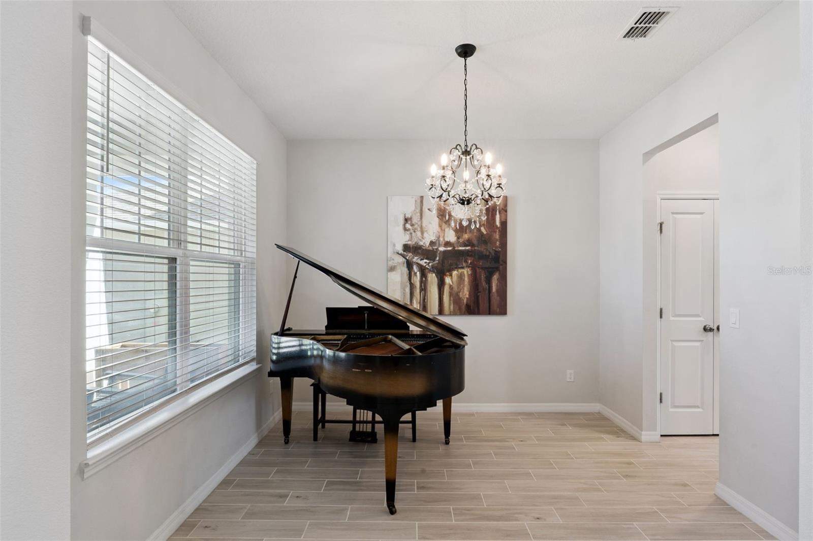 Image 36 of 55 For 2736 Plume Road