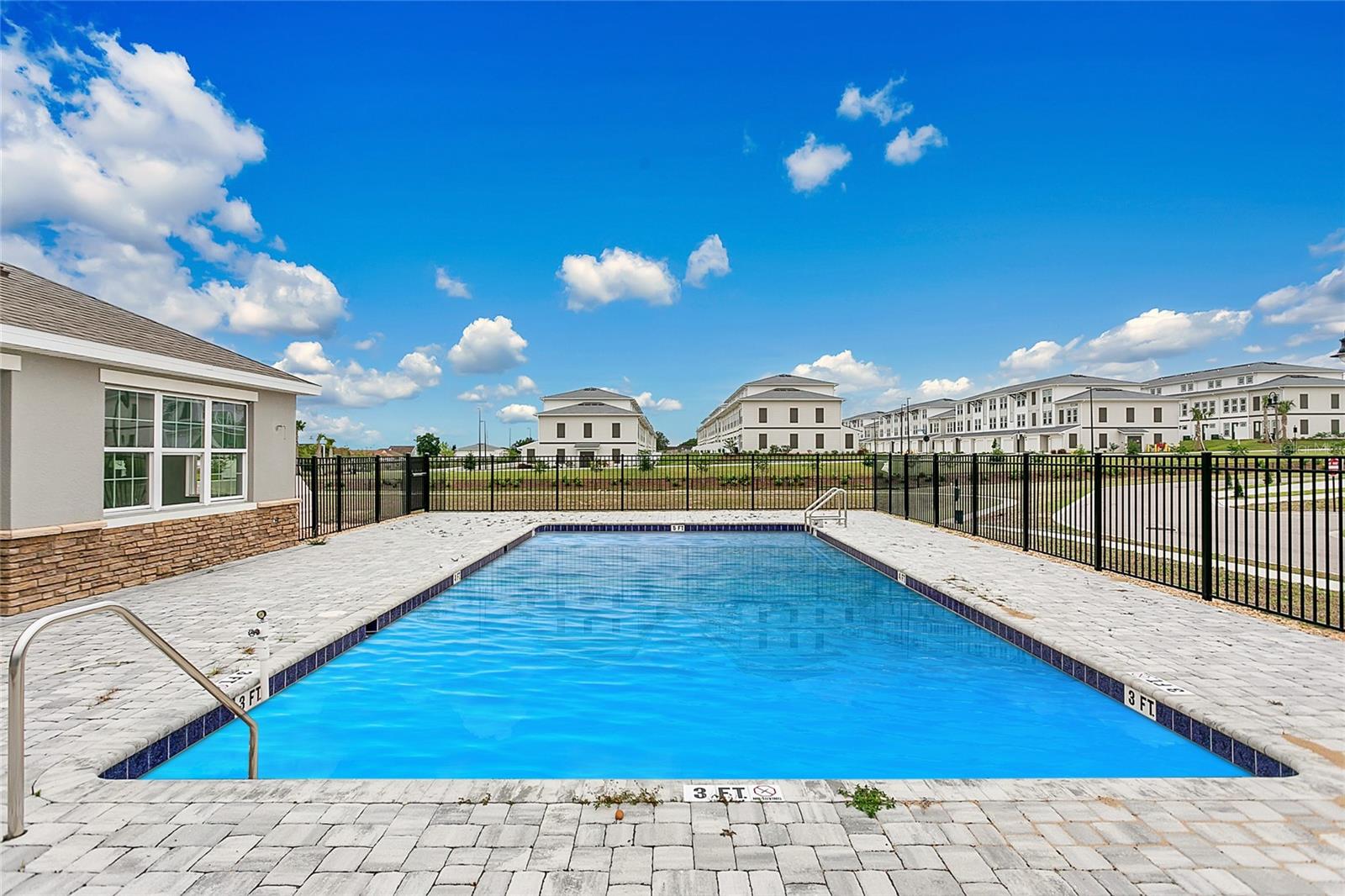 Image 27 of 36 For 262 Bella Prestwick Boulevard