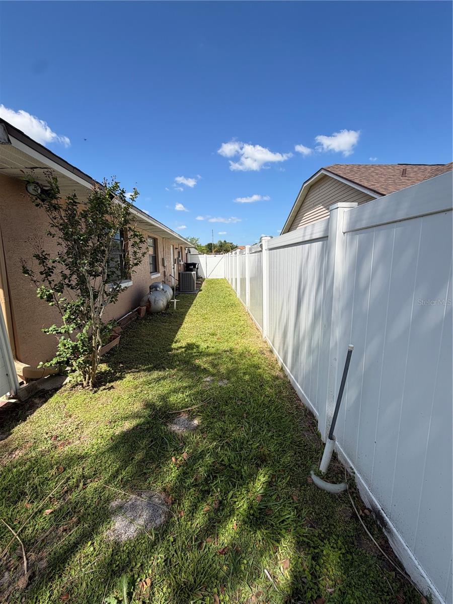 Image 24 of 29 For 2243 Bancroft Boulevard