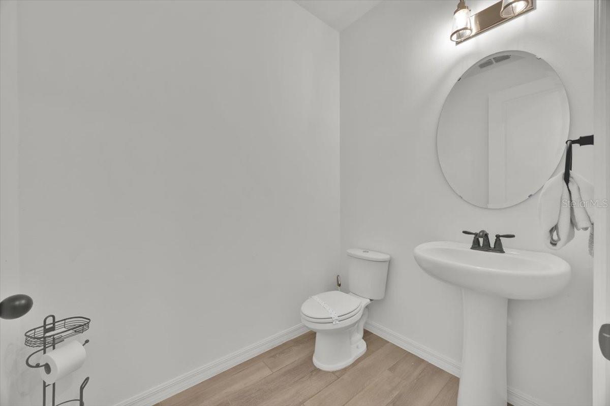 Image 28 of 55 For 2342 Lancashire Street