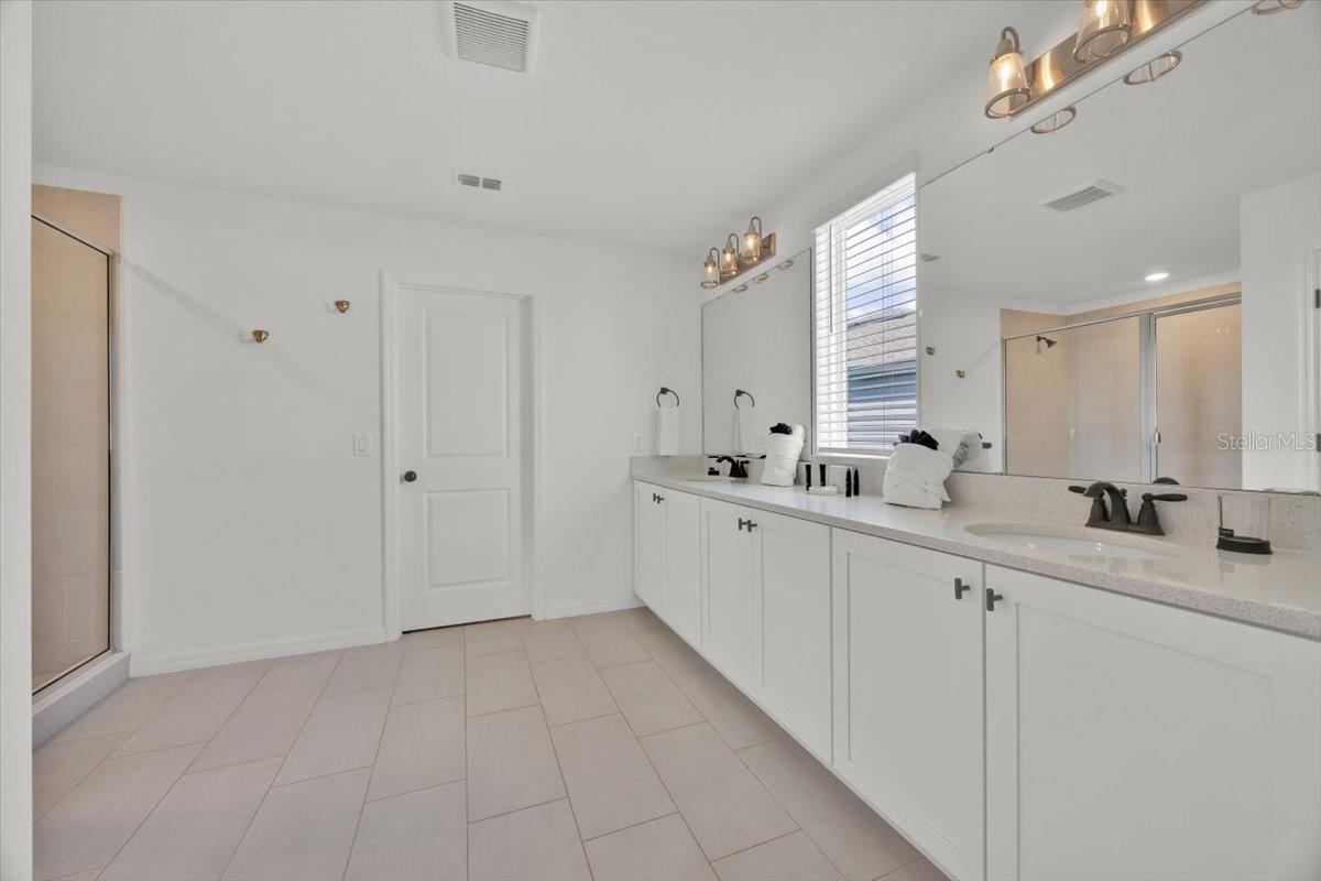 Image 33 of 55 For 2342 Lancashire Street