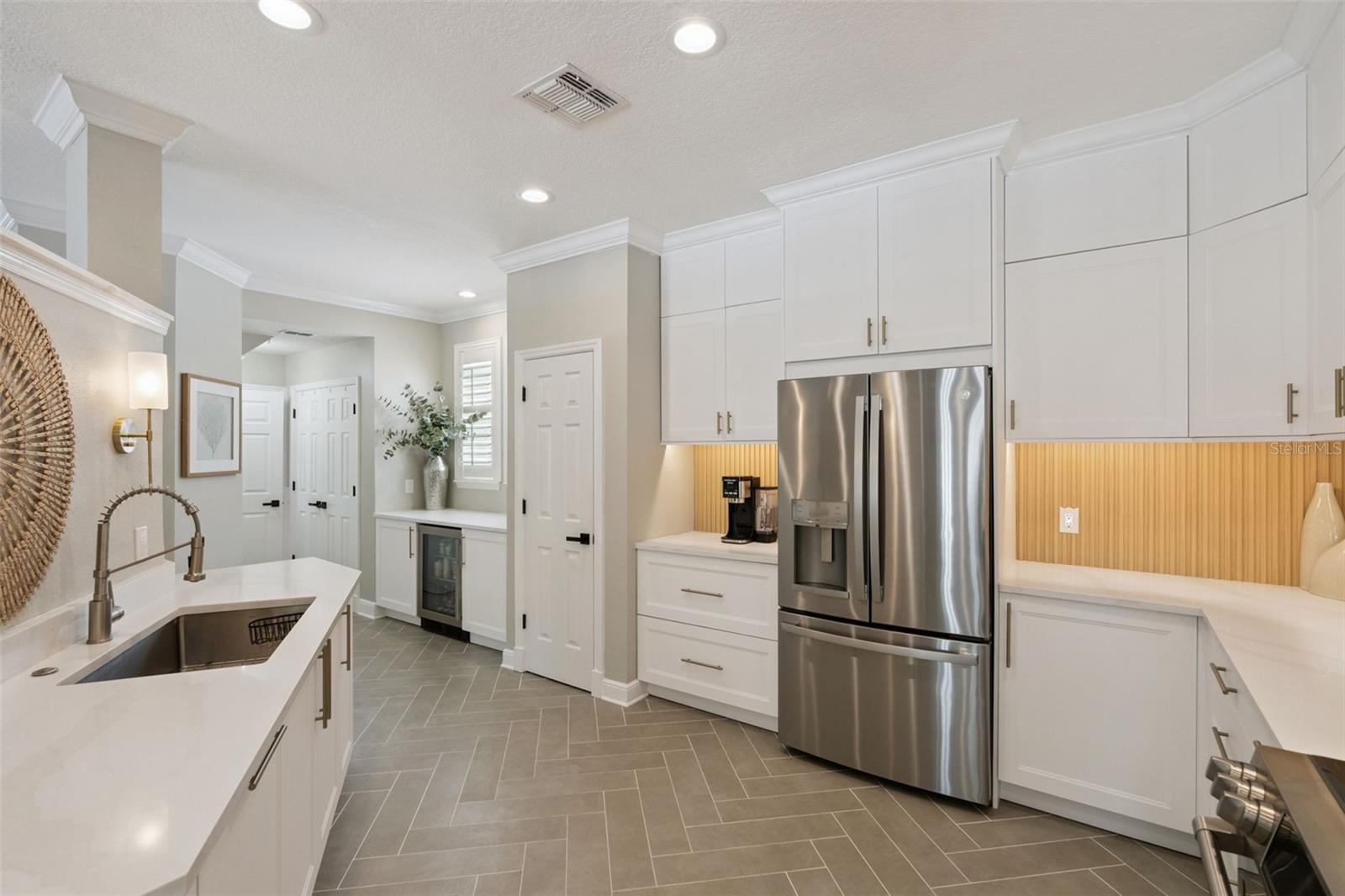 Image 12 of 70 For 841 Lake Evalyn Drive