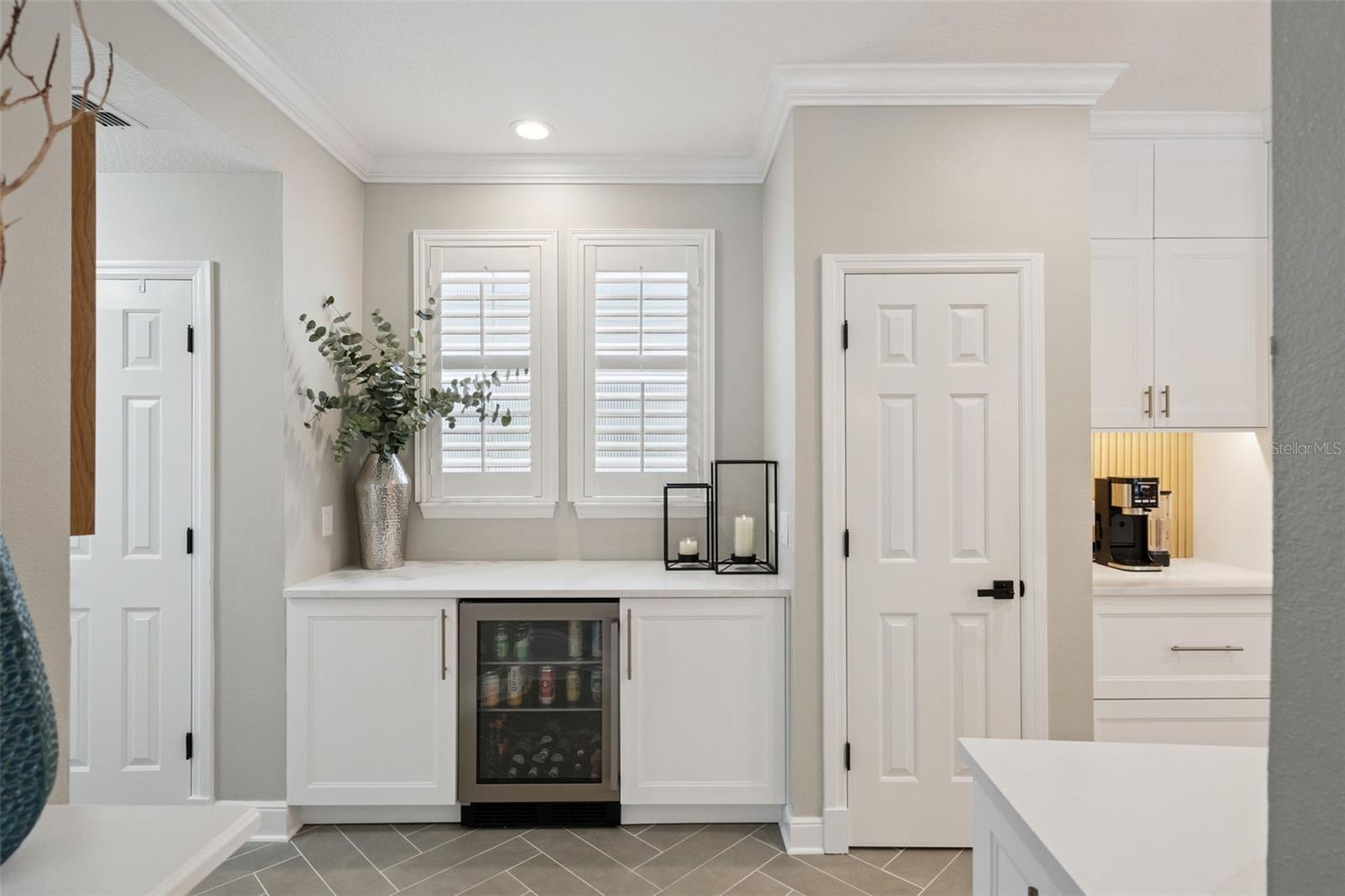 Image 16 of 70 For 841 Lake Evalyn Drive