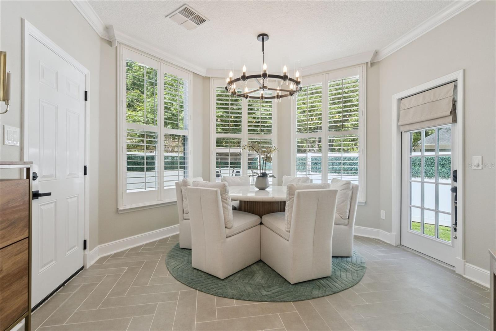 Image 17 of 70 For 841 Lake Evalyn Drive