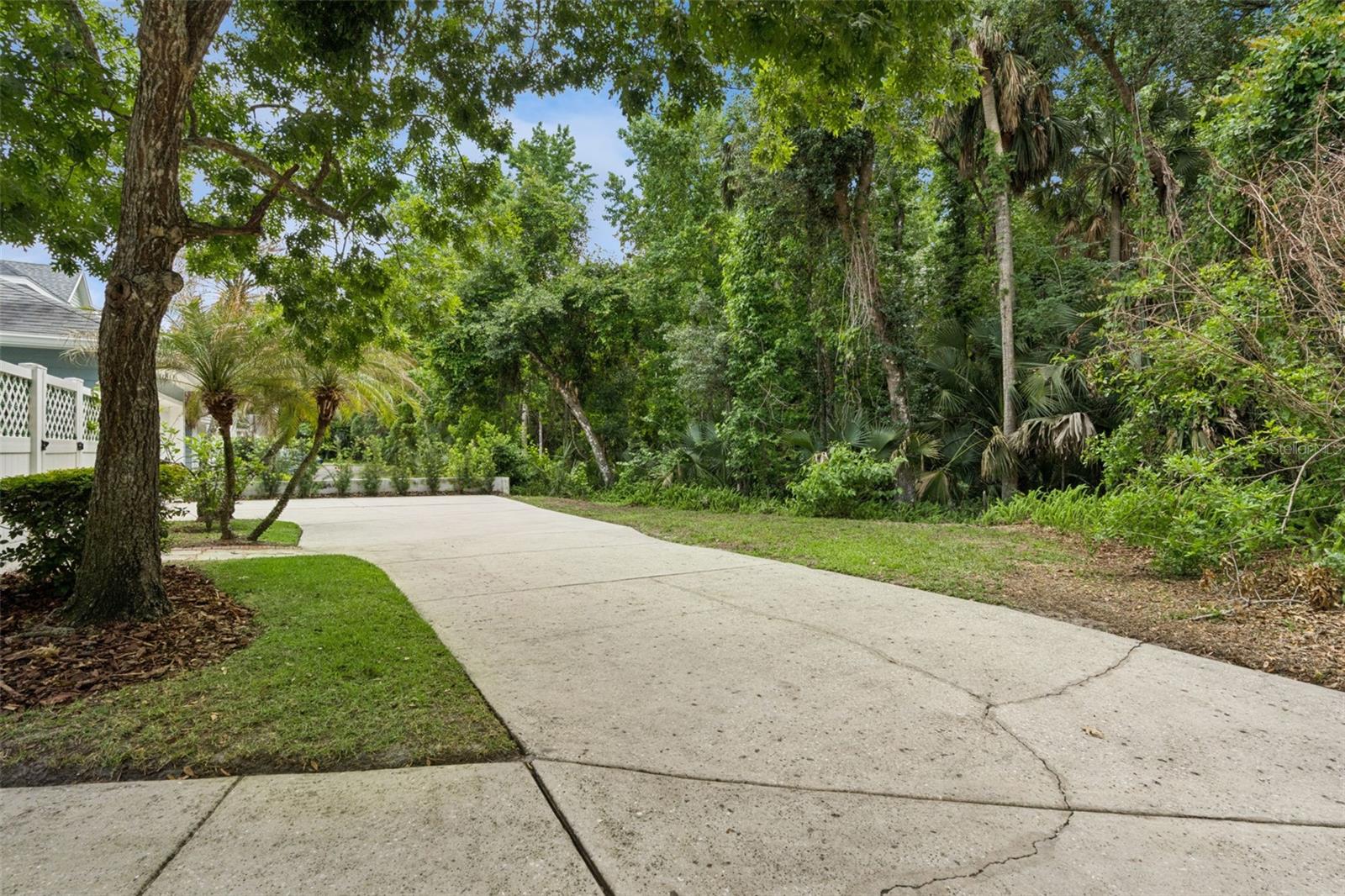 Image 43 of 70 For 841 Lake Evalyn Drive