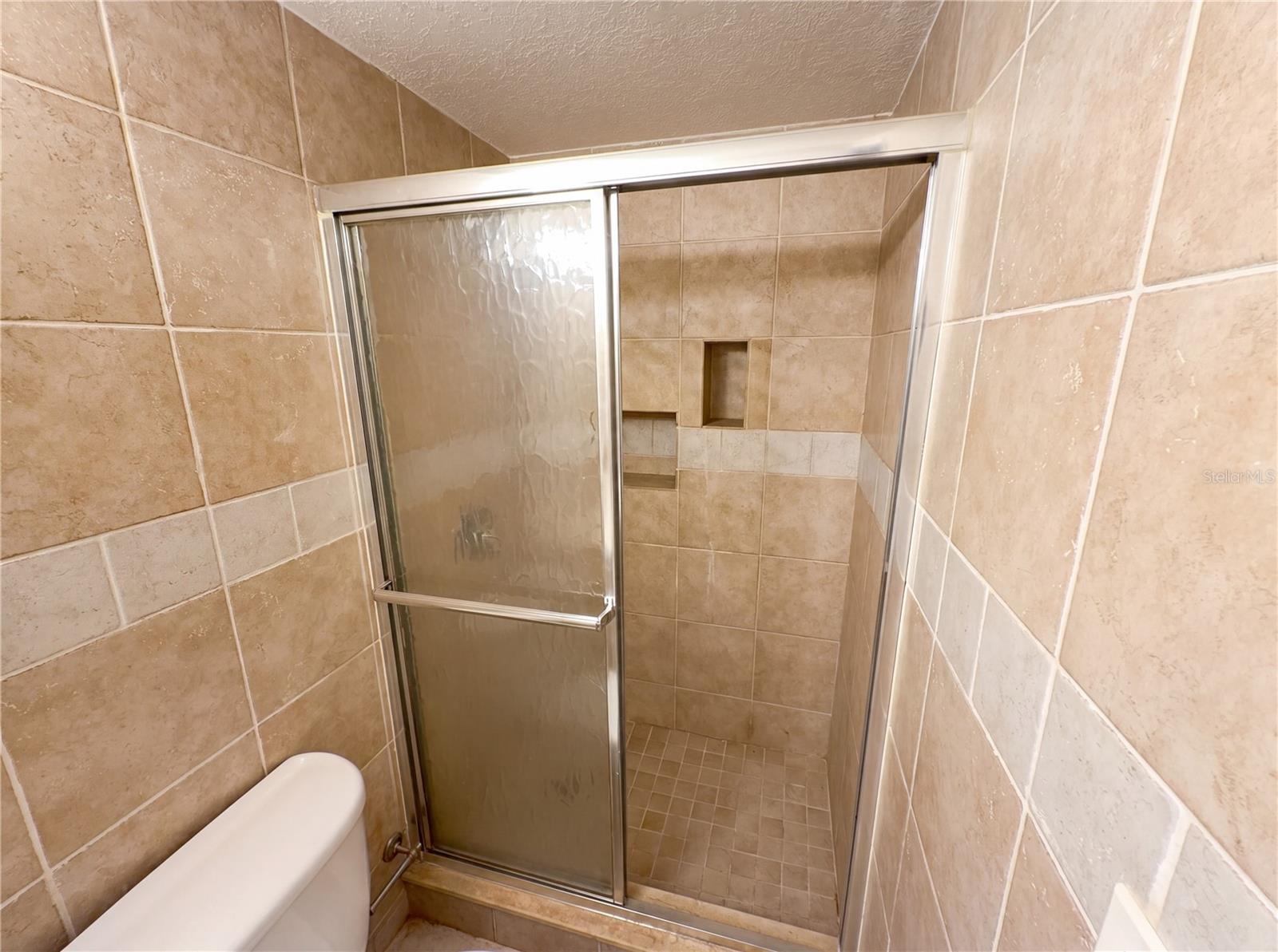 Image 11 of 23 For 804 Hampton Way