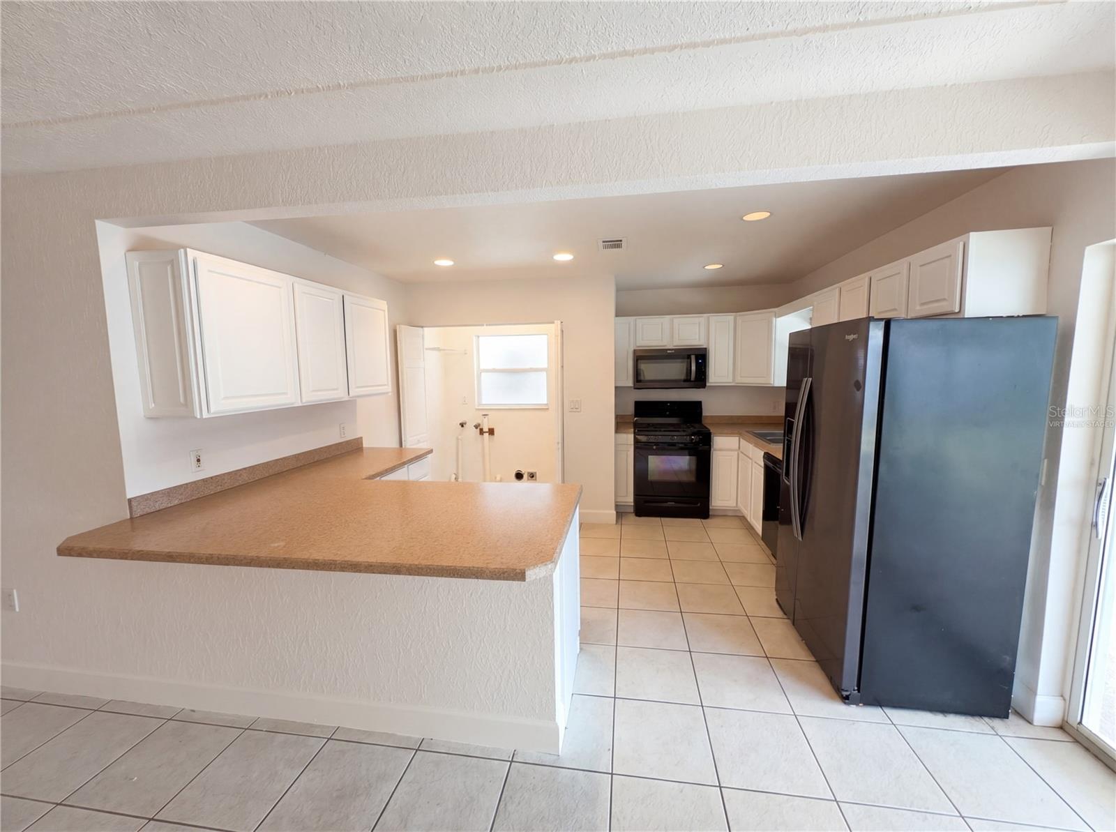 Image 2 of 23 For 804 Hampton Way