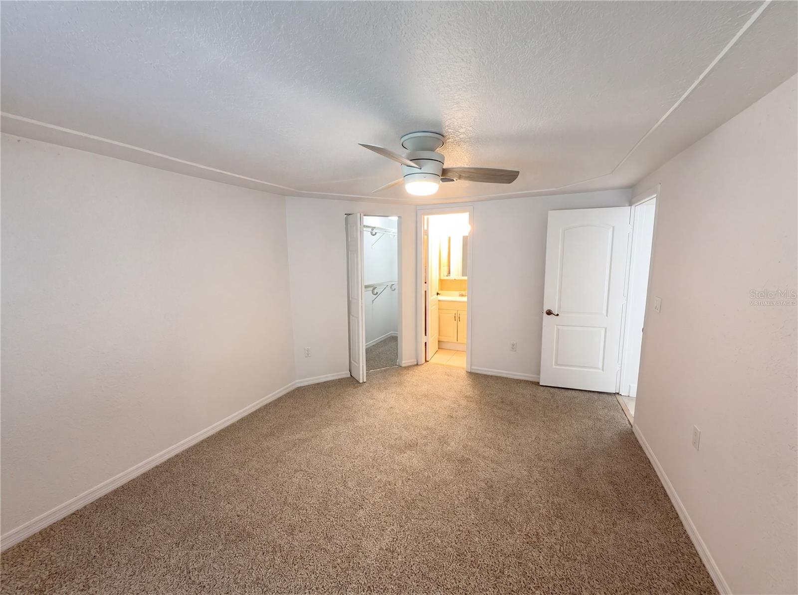 Image 4 of 23 For 804 Hampton Way