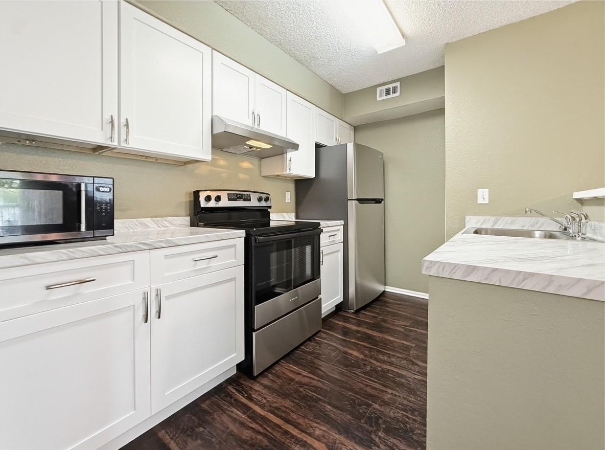 Image 10 of 38 For 5124 Park Central Drive 527