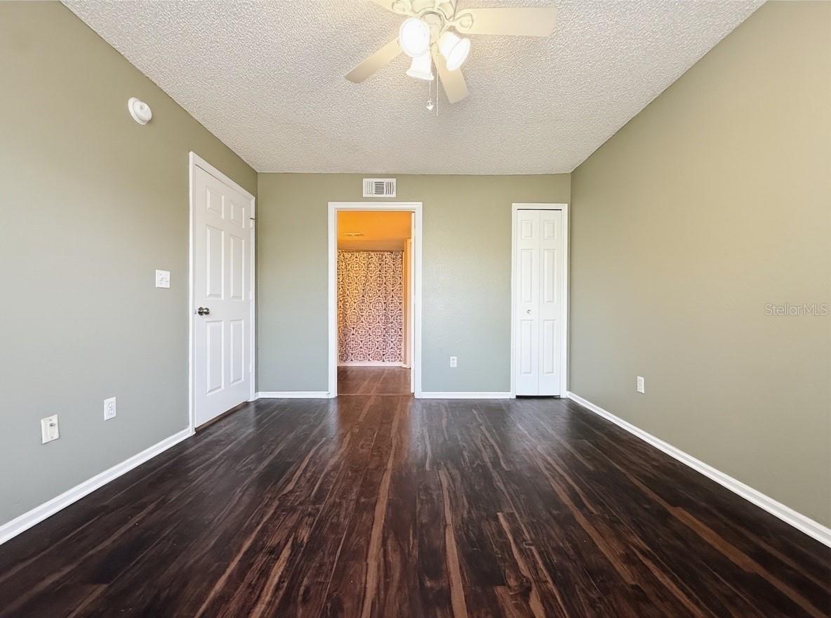 Image 13 of 38 For 5124 Park Central Drive 527