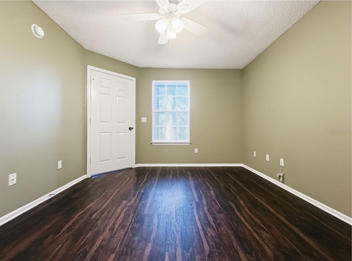 Image 17 of 38 For 5124 Park Central Drive 527