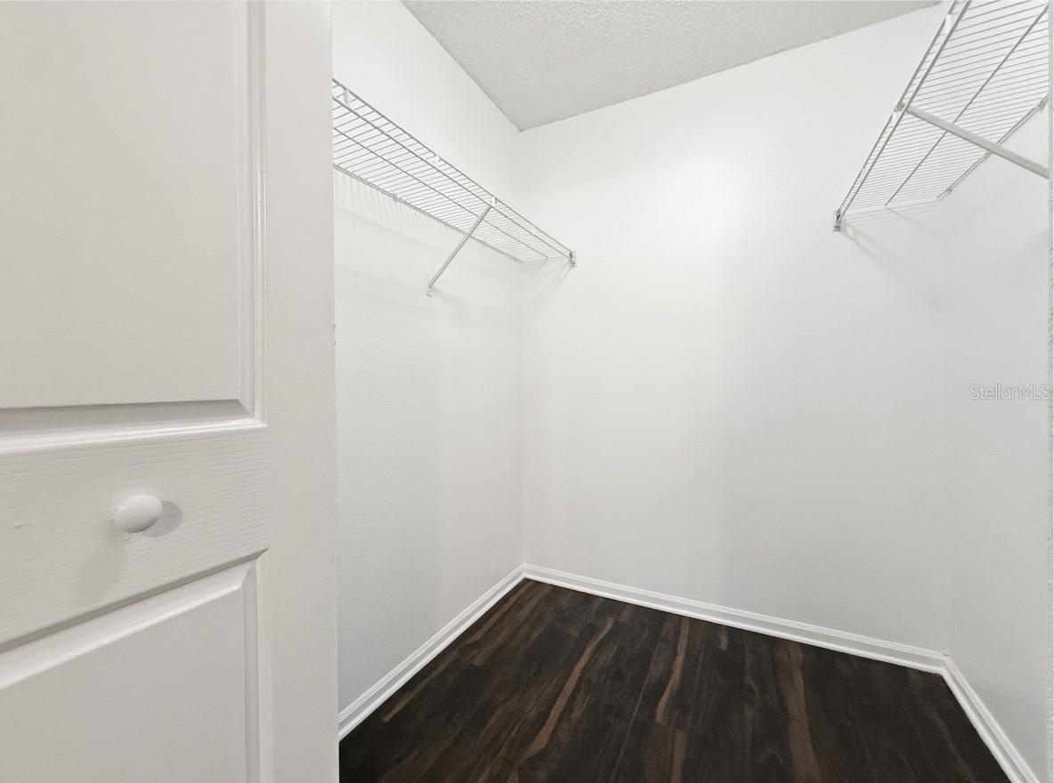 Image 19 of 38 For 5124 Park Central Drive 527