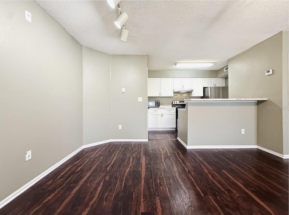 Image 8 of 38 For 5124 Park Central Drive 527