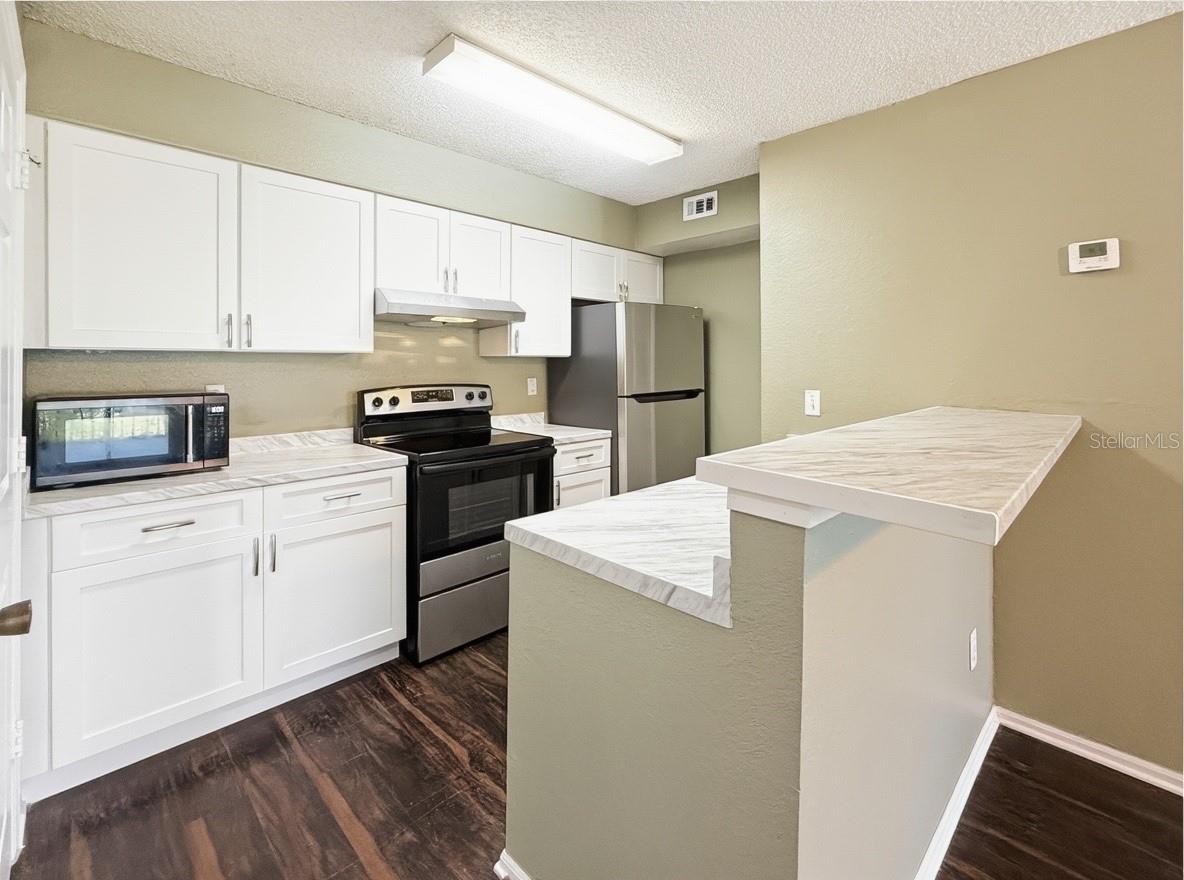 Image 9 of 38 For 5124 Park Central Drive 527