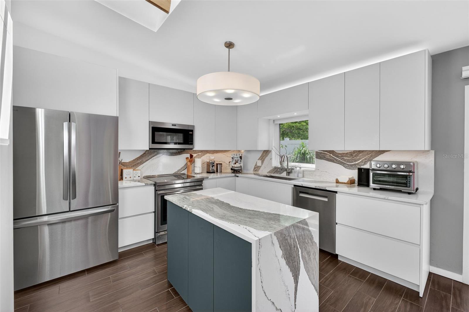 Image 17 of 52 For 1830 Edwin Boulevard