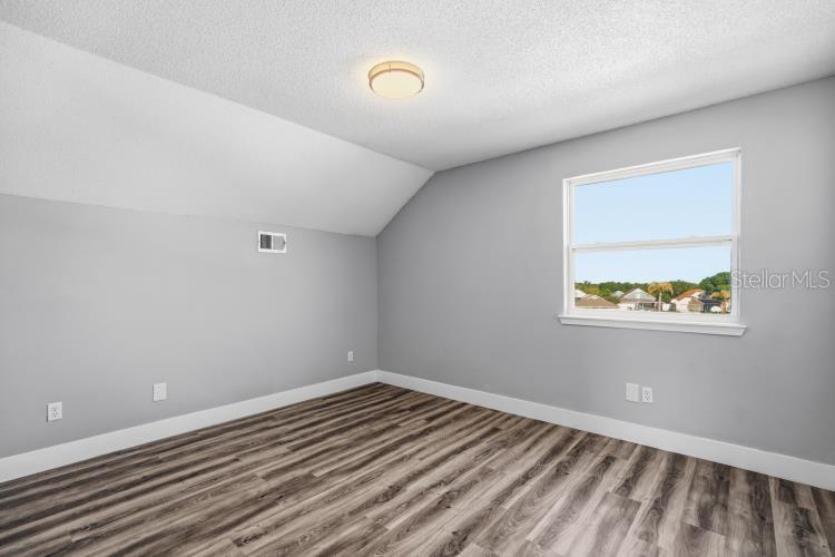 Image 16 of 26 For 728 Belvoir Drive