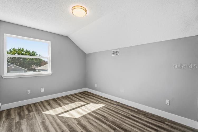 Image 18 of 26 For 728 Belvoir Drive