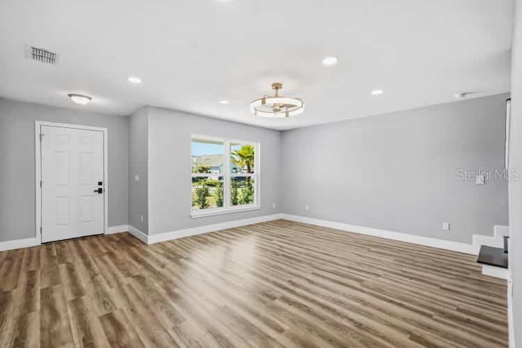 Image 4 of 26 For 728 Belvoir Drive