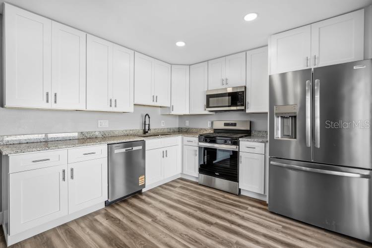 Image 9 of 26 For 728 Belvoir Drive