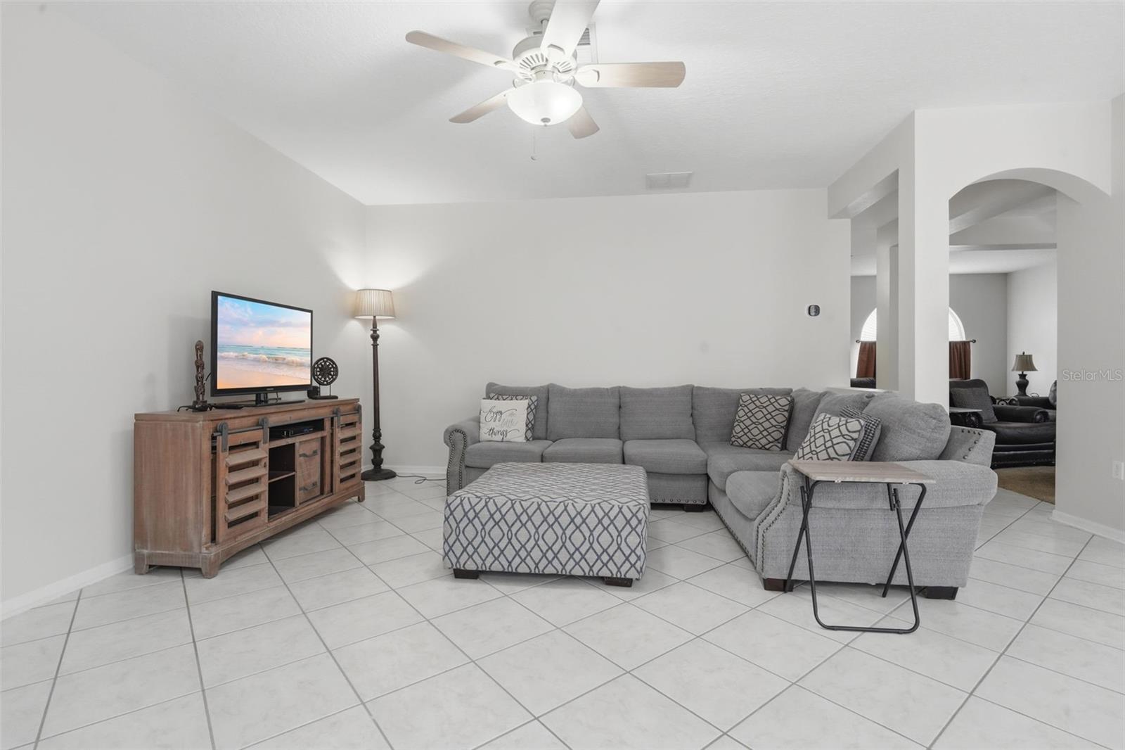 Image 21 of 52 For 4029 Andover Cay Boulevard