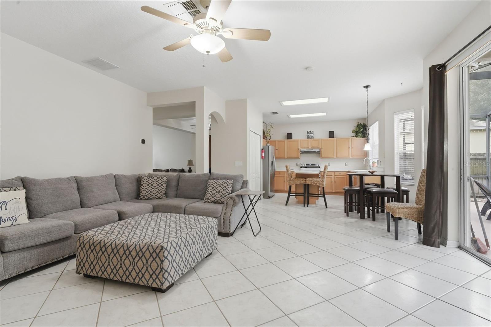 Image 23 of 52 For 4029 Andover Cay Boulevard