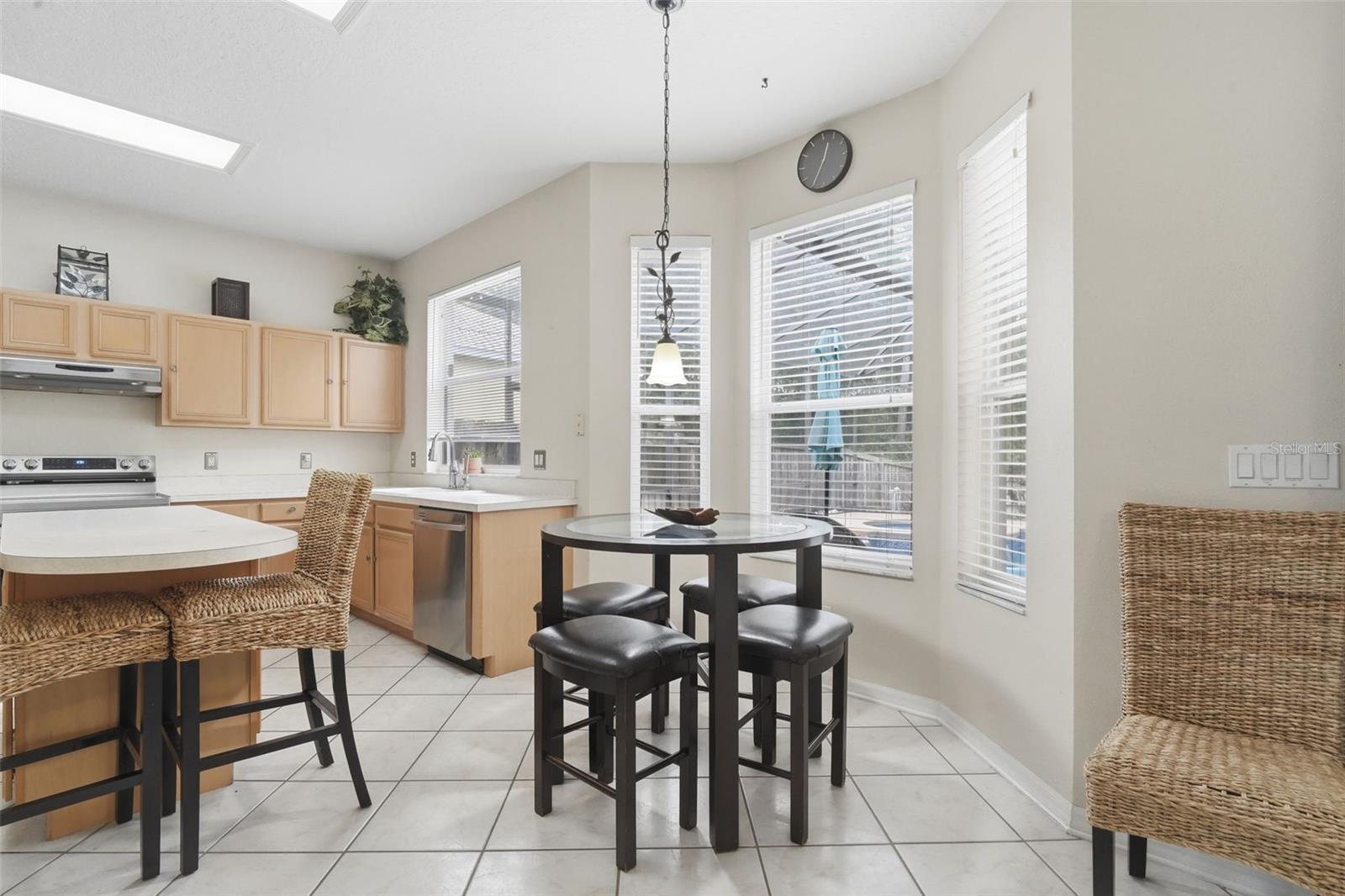 Image 24 of 52 For 4029 Andover Cay Boulevard