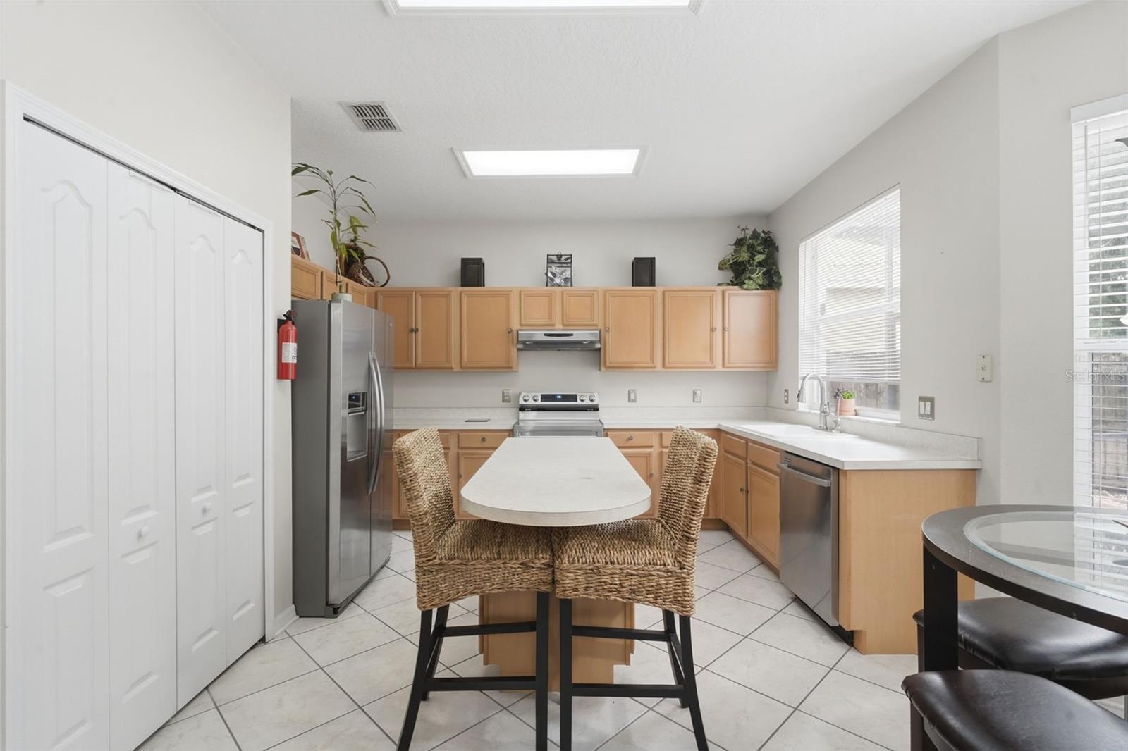 Image 25 of 52 For 4029 Andover Cay Boulevard