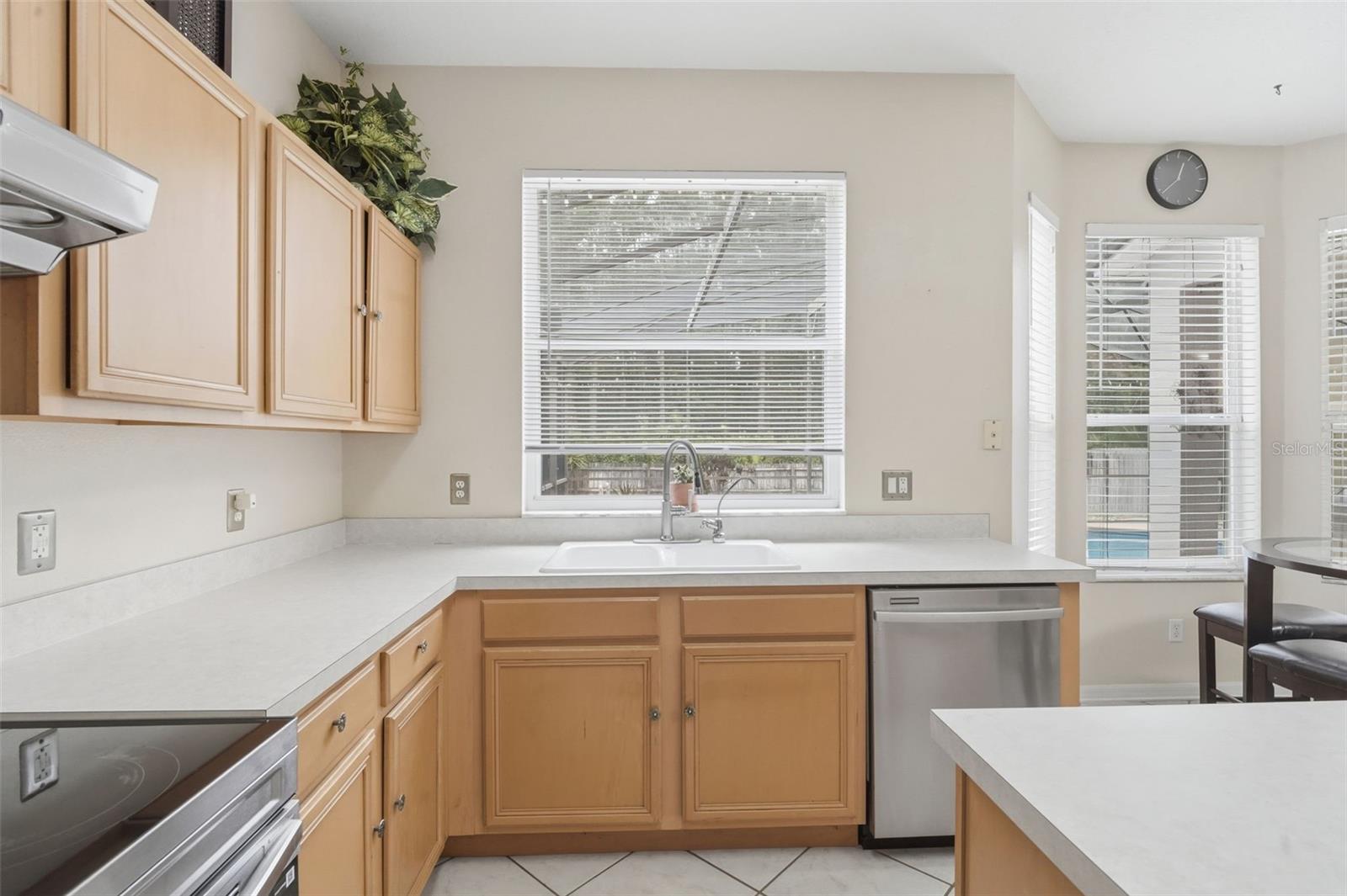 Image 28 of 52 For 4029 Andover Cay Boulevard