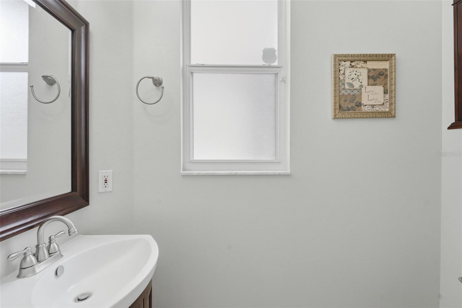 Image 29 of 52 For 4029 Andover Cay Boulevard