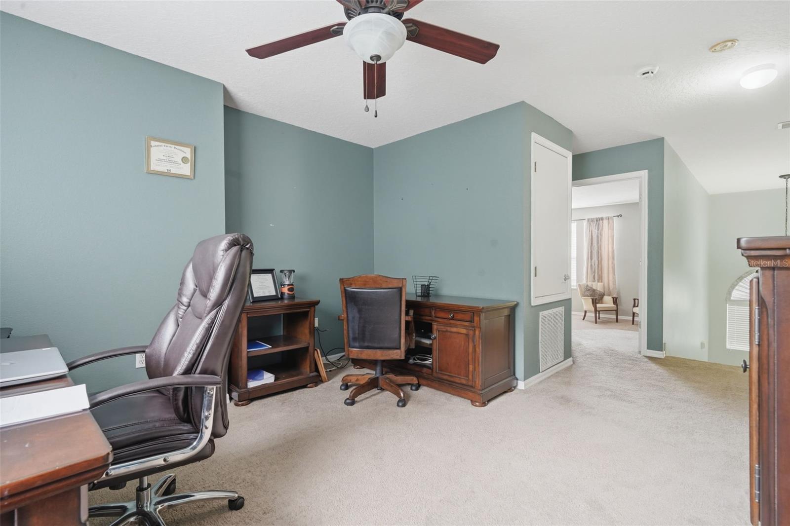 Image 39 of 52 For 4029 Andover Cay Boulevard