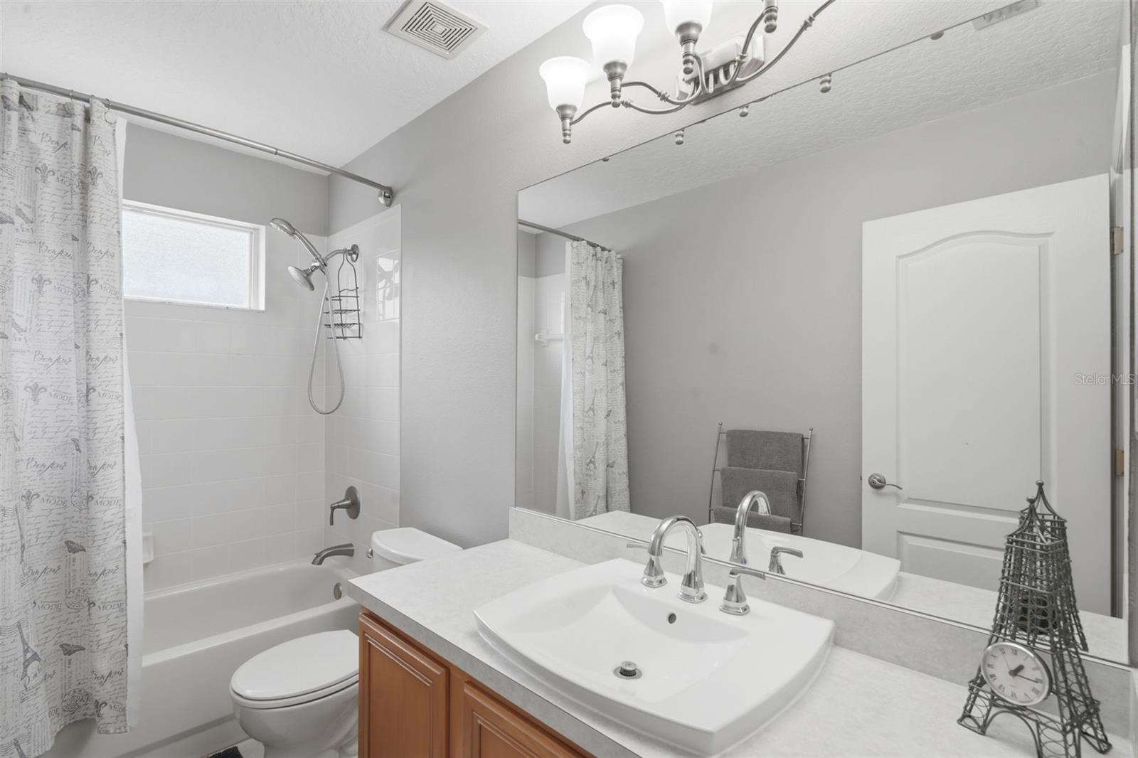 Image 43 of 52 For 4029 Andover Cay Boulevard