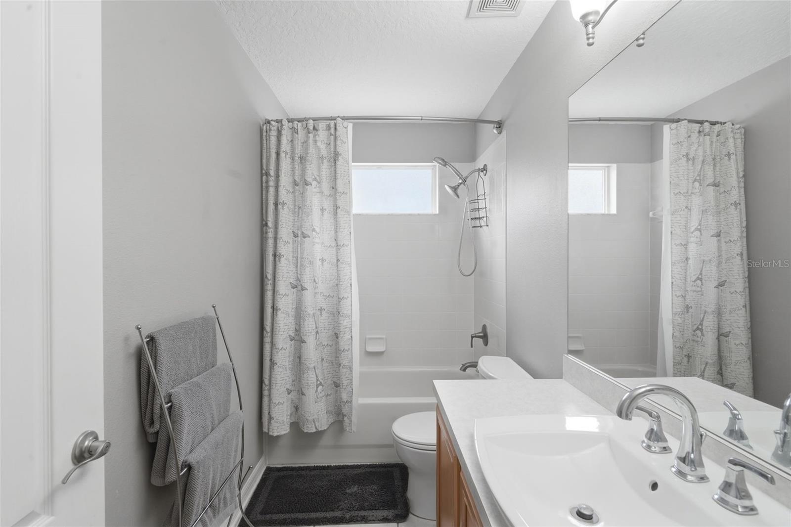 Image 44 of 52 For 4029 Andover Cay Boulevard