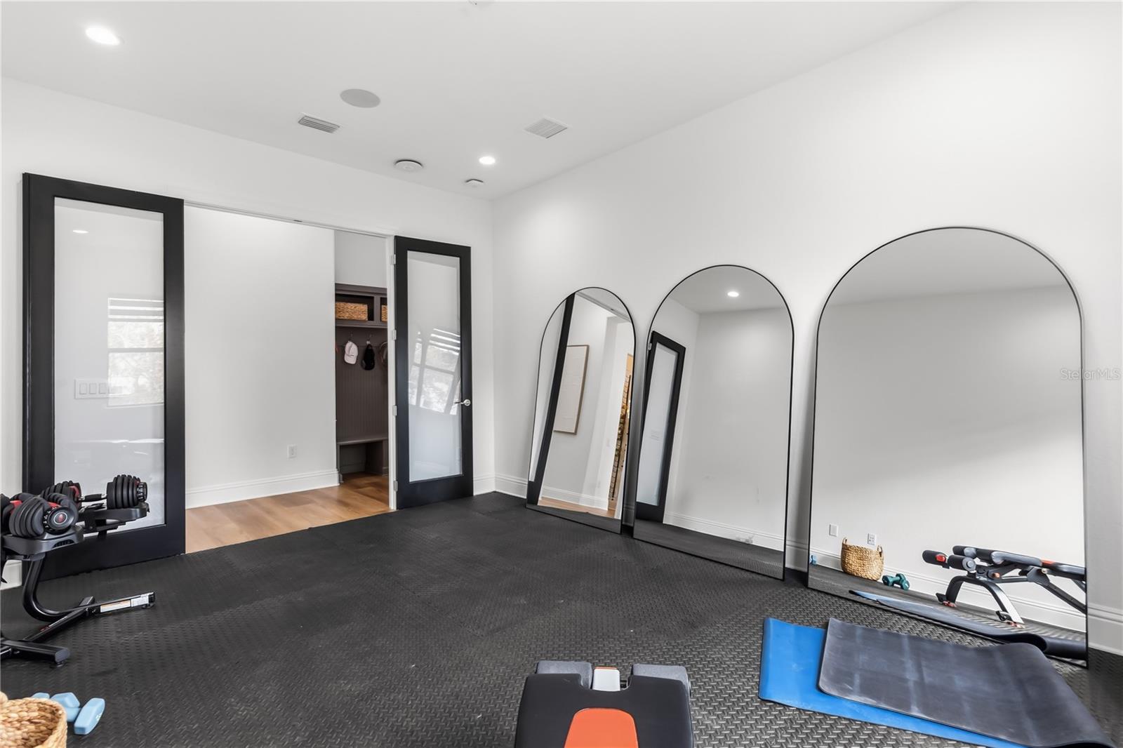 Image 39 of 98 For 4029 Isabella Circle