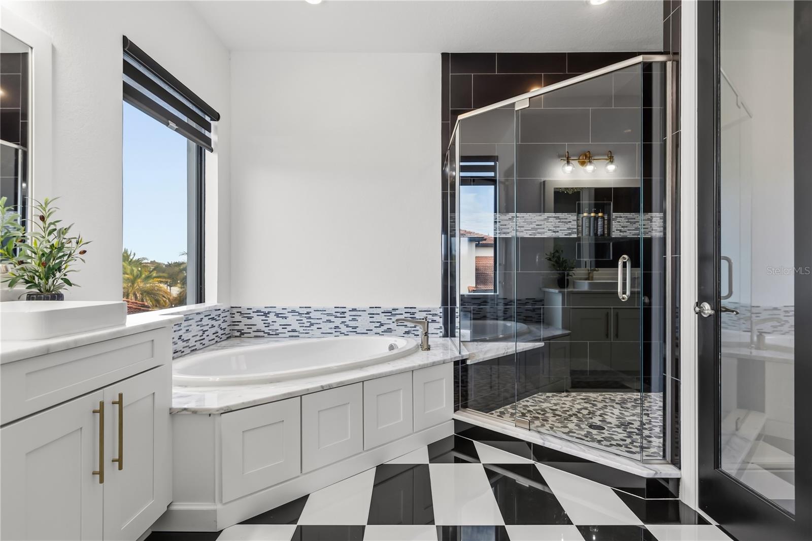 Image 49 of 98 For 4029 Isabella Circle