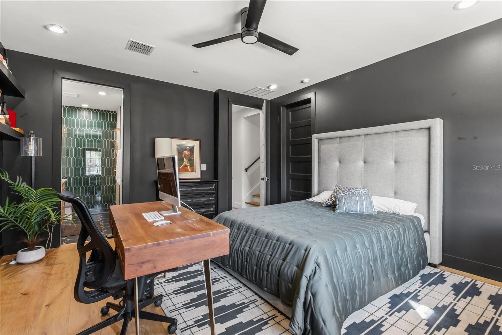 Image 12 of 61 For 68 Park Avenue