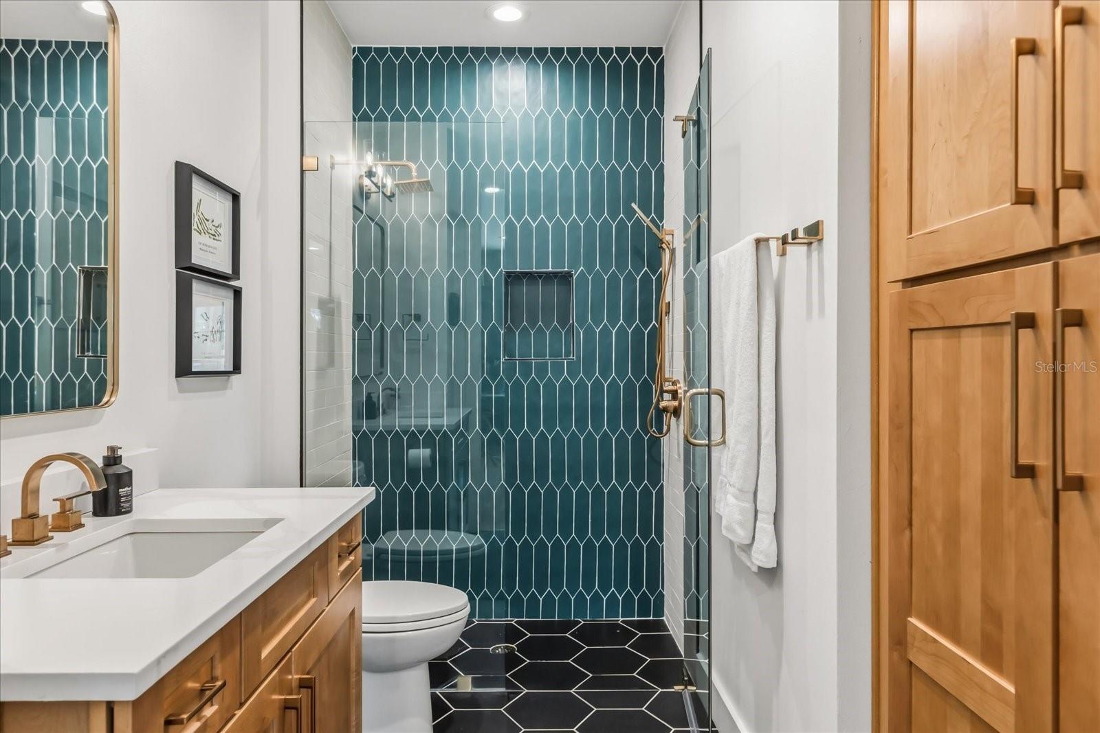 Image 21 of 61 For 68 Park Avenue