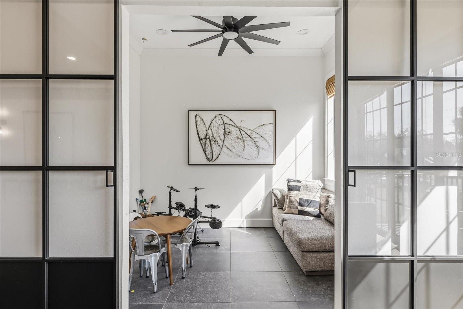 Image 31 of 61 For 68 Park Avenue