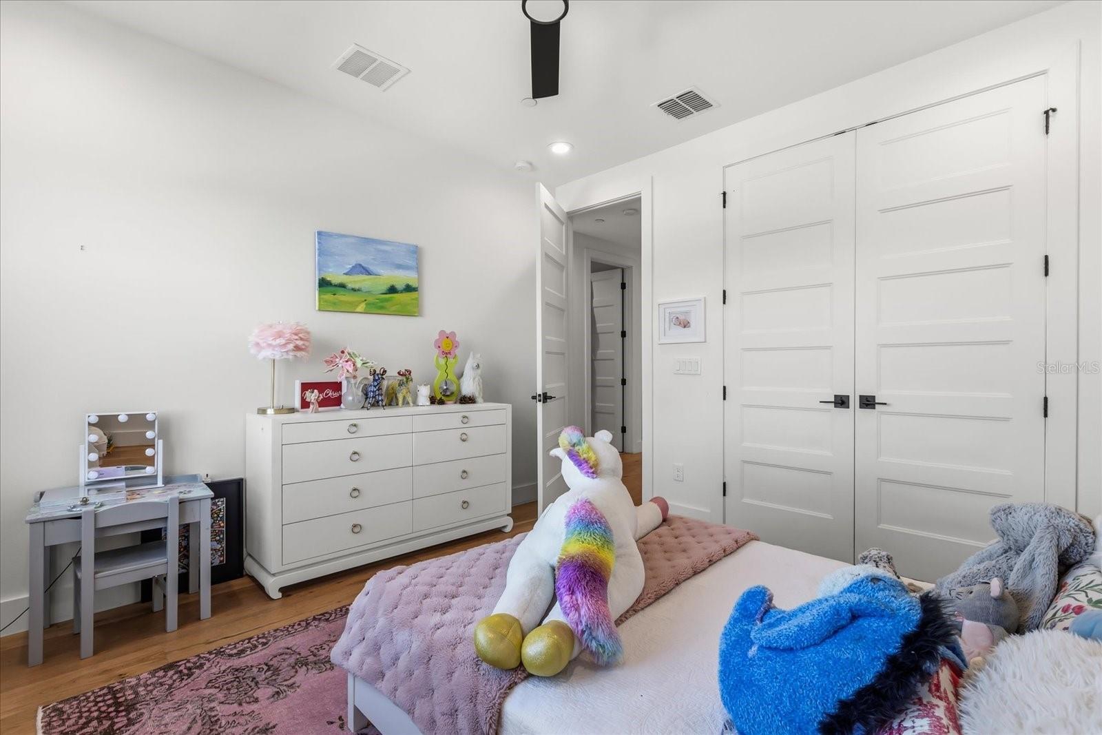 Image 41 of 61 For 68 Park Avenue