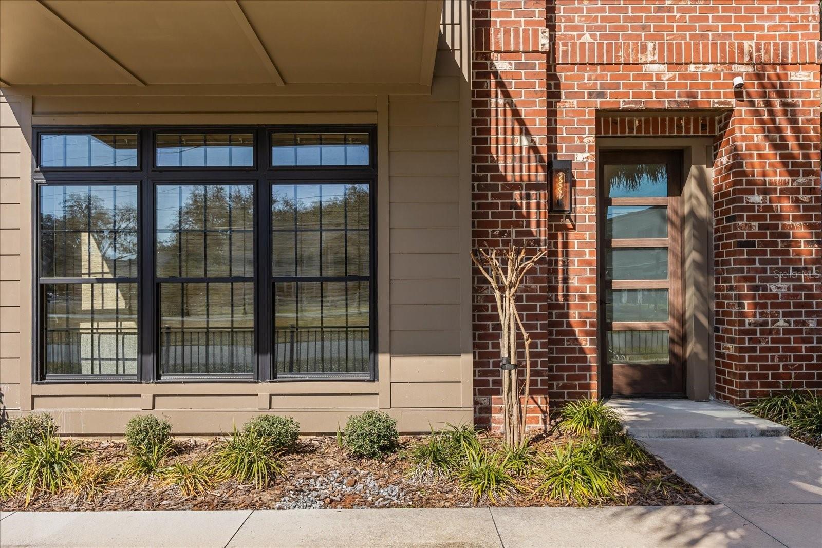 Image 6 of 61 For 68 Park Avenue