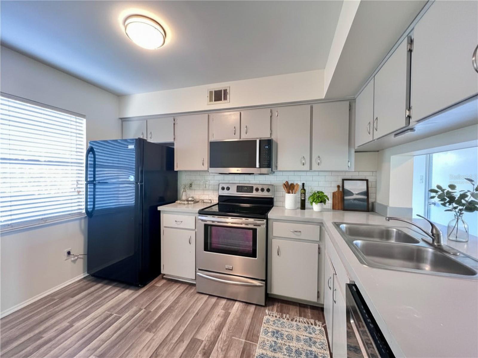 Image 6 of 24 For 3233 Candle Ridge Drive 101