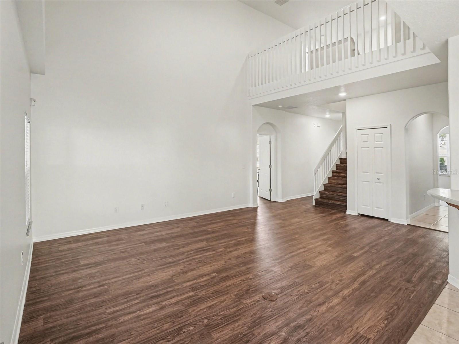 Image 17 of 27 For 609 Cimarosa Court