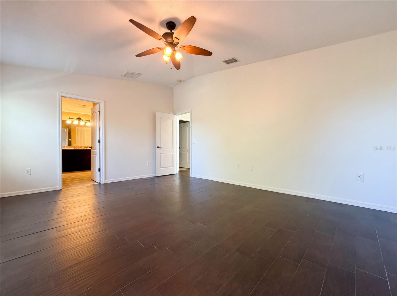 Image 21 of 35 For 12437 Field Point Way