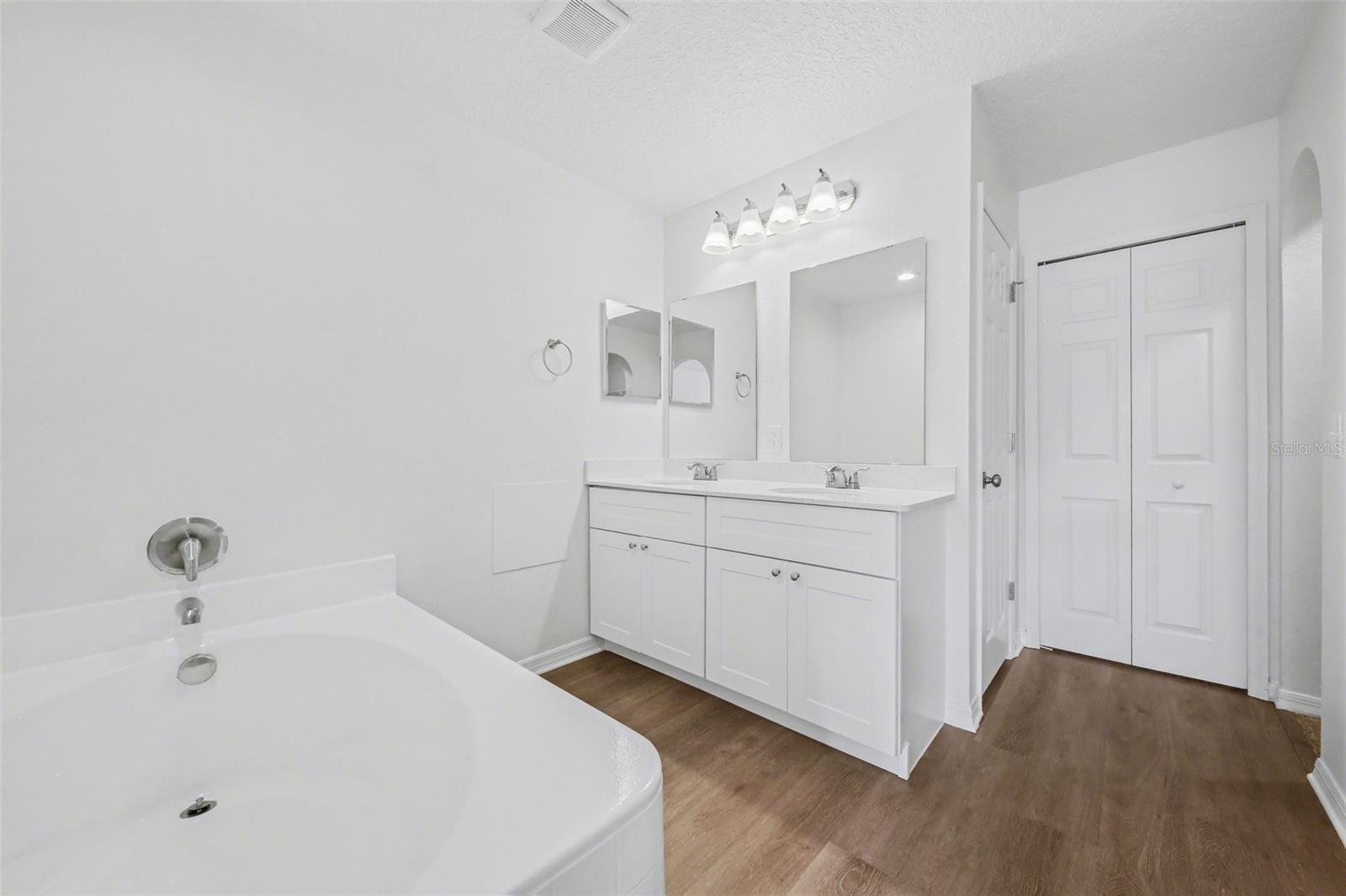 Image 18 of 26 For 2062 El Marra Drive