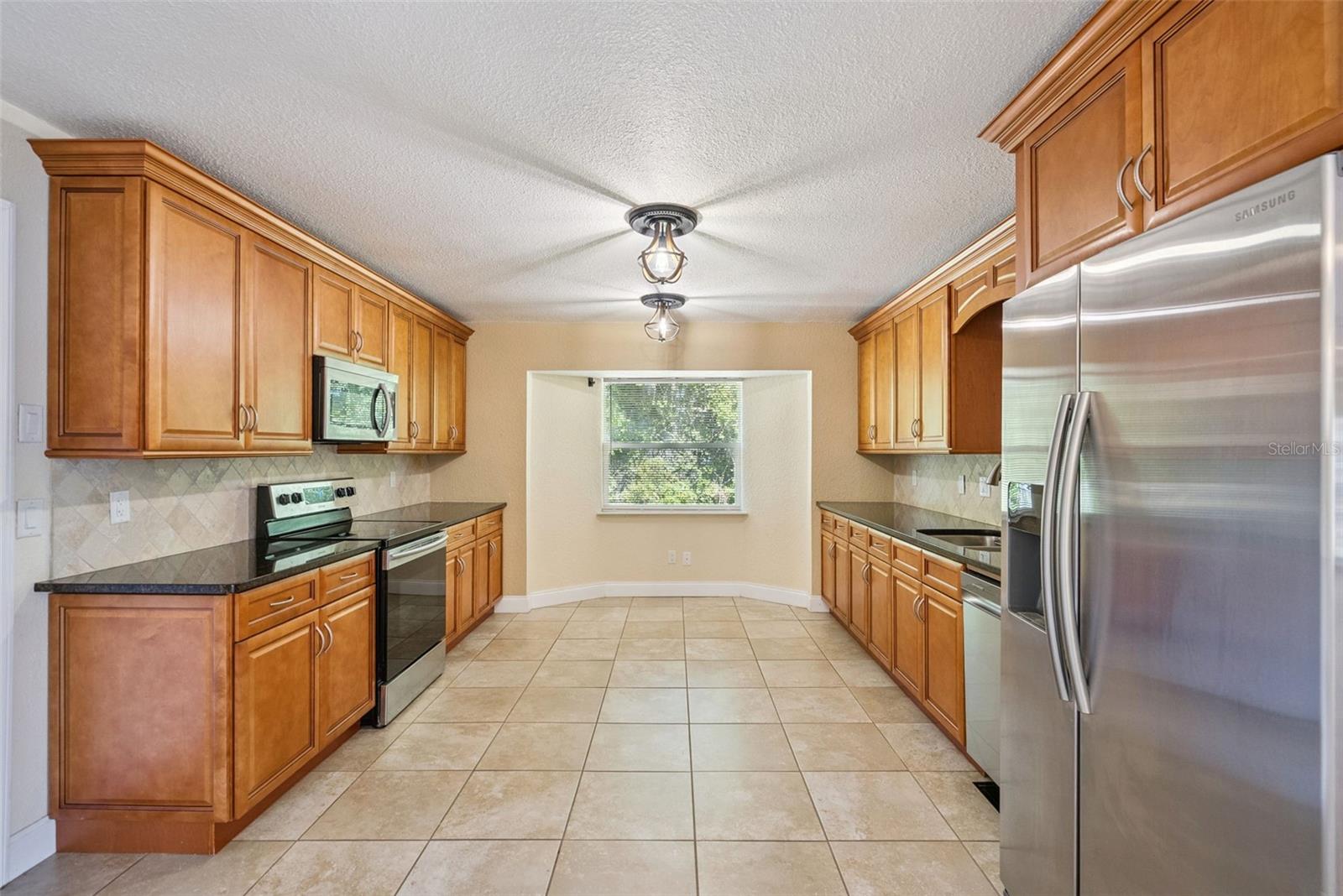 Image 14 of 39 For 2032 Dumas Drive