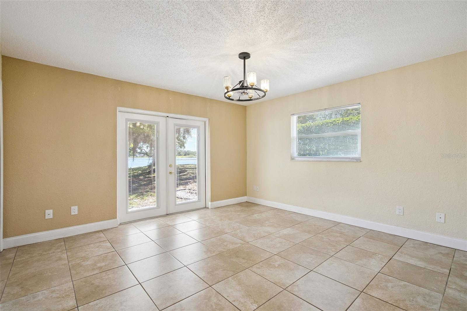 Image 18 of 39 For 2032 Dumas Drive