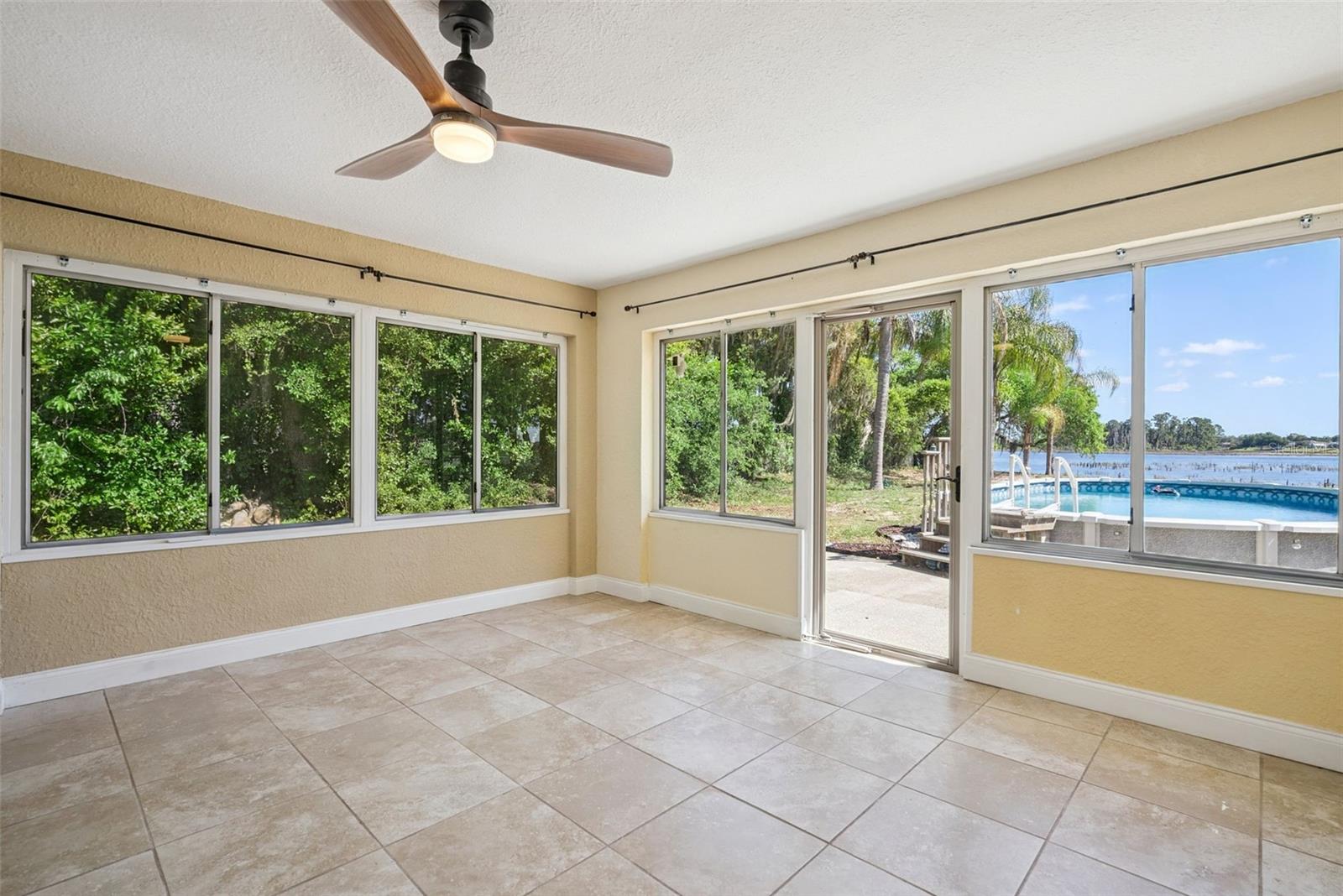 Image 26 of 39 For 2032 Dumas Drive